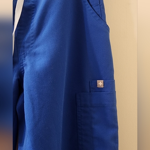 Figs Blue Scrub Set - Picture 8 of 16